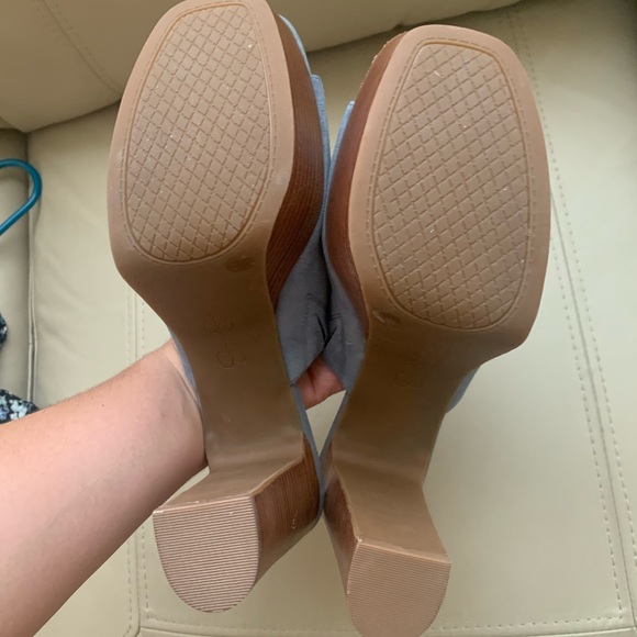 COPY - Jessica Simpson Heels - Picture 2 of 3